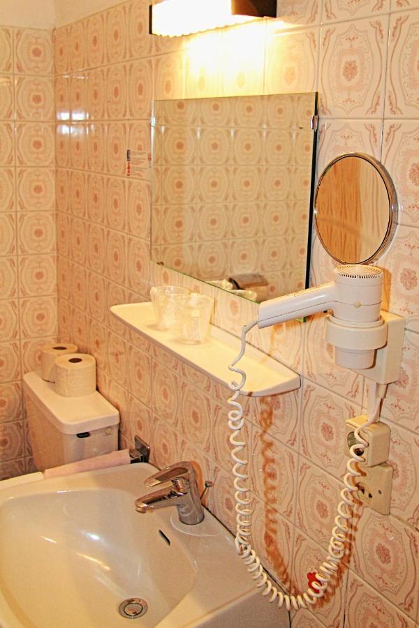 Large Double Room,953315266:JPEG